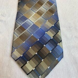 NWT Van Heusen Men's Tie 100% Silk Blue Brown Tan Geometric Pattern Professional